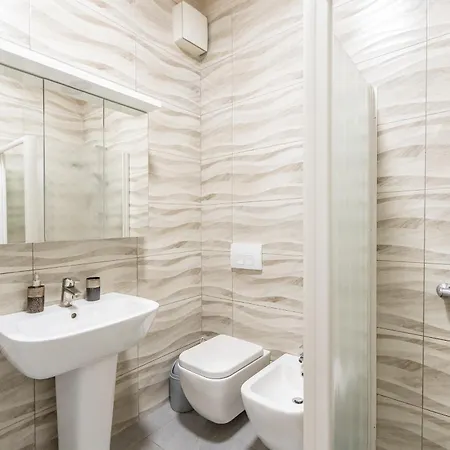 Skyline Sunset & View - Modern 1br Lägenhet Tirana